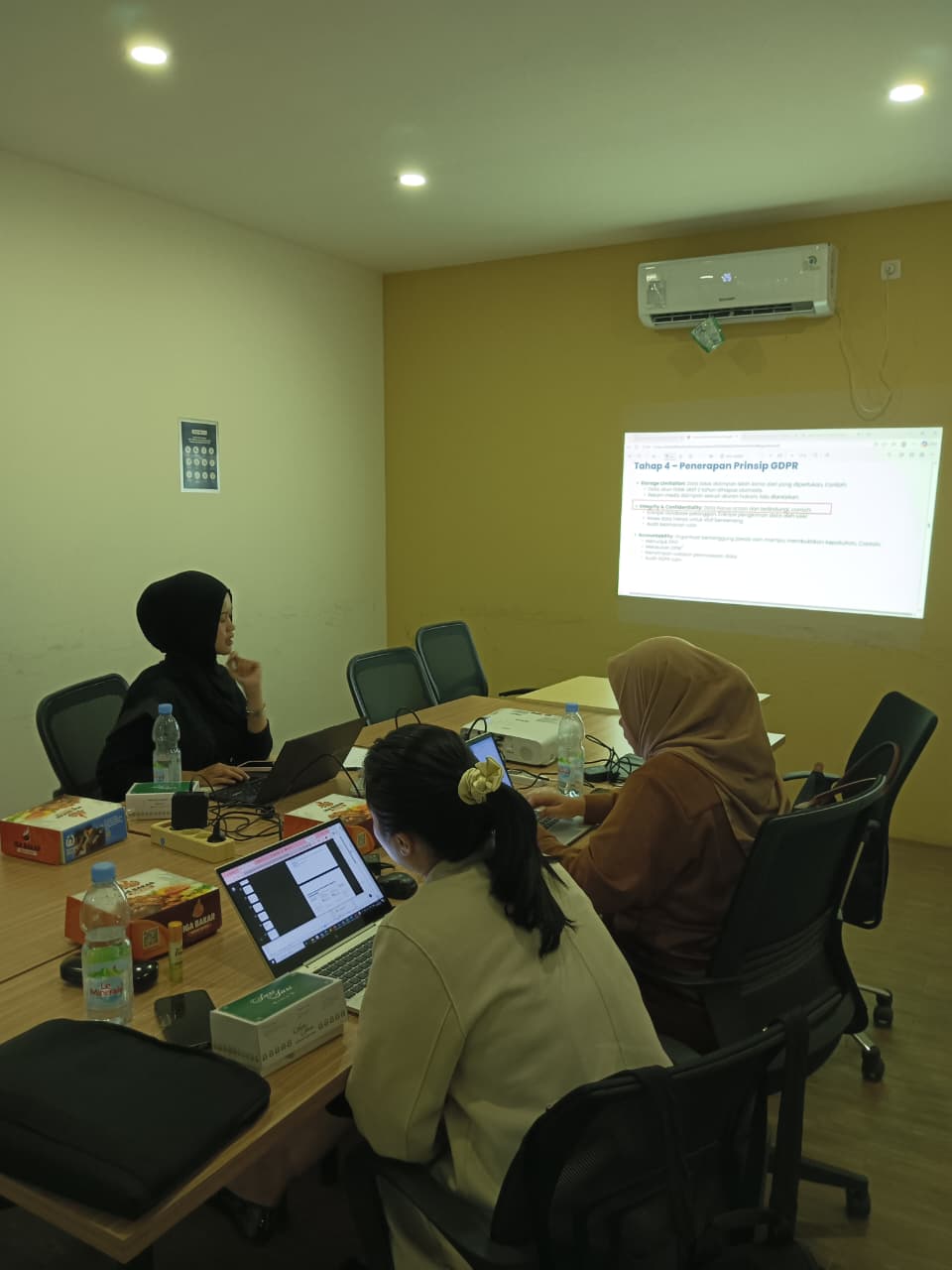Diklat + Sertifikasi Internasional Data Ethics Business Profesional (DEBIZ) 