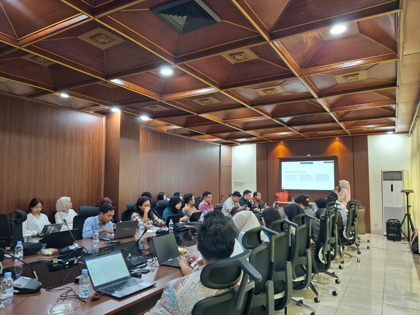 Training Data Analyst + Web Creation with AI Pusbinjafung Kementrian Luar Negeri